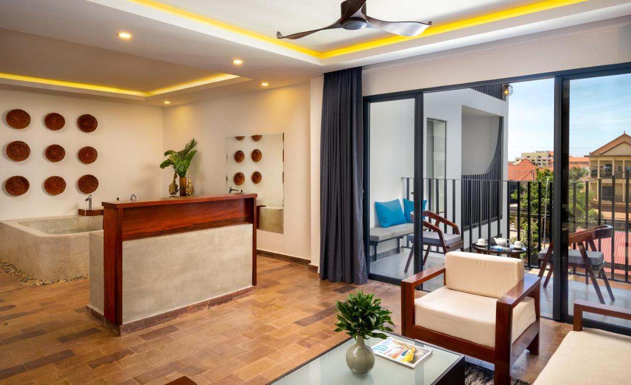 The Thirdfold Residence Ciudad de Siem Riep Exterior foto Suite at the hotel